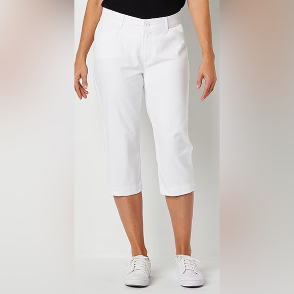 St. John's Bay Pants - St. John’s Bay Ladies White Capris Sz 4 with Stretch
